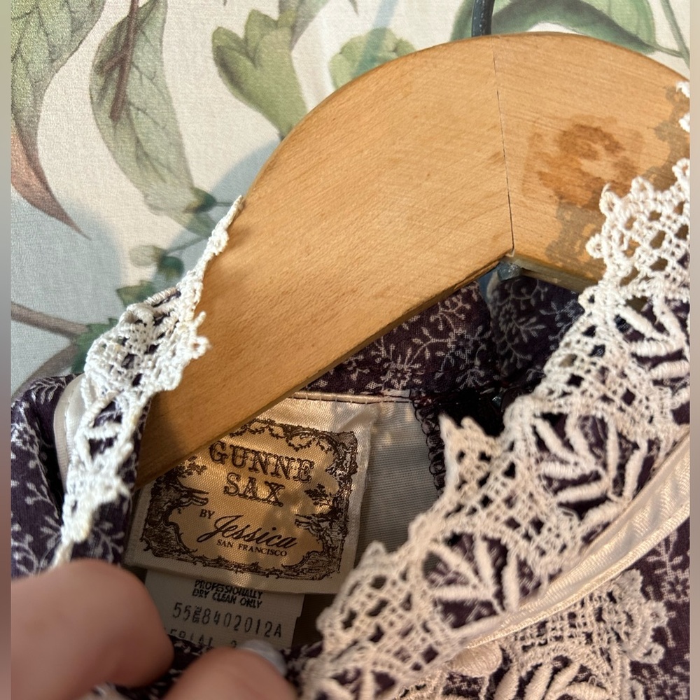 Authentic Floral Purple Gunne Sax - Picture 2 of 6